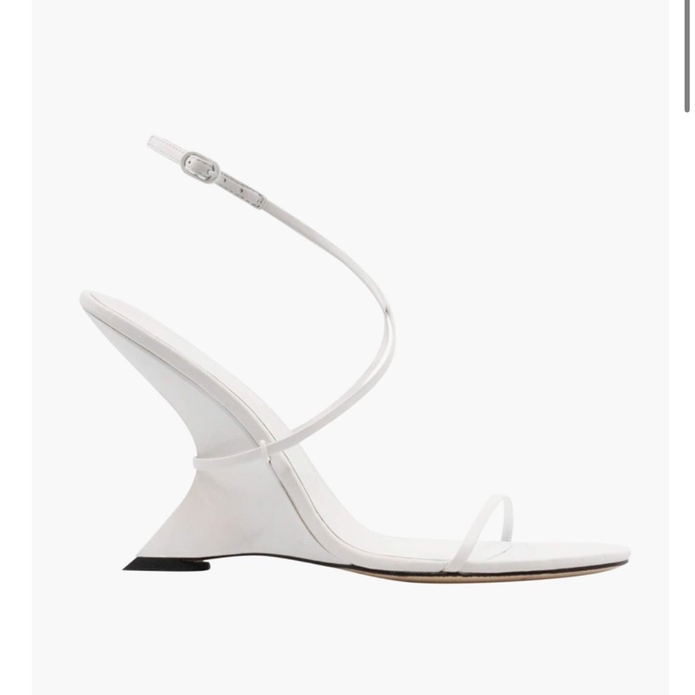 Studio Amelia Halter 90 Wedge | White × 1
39